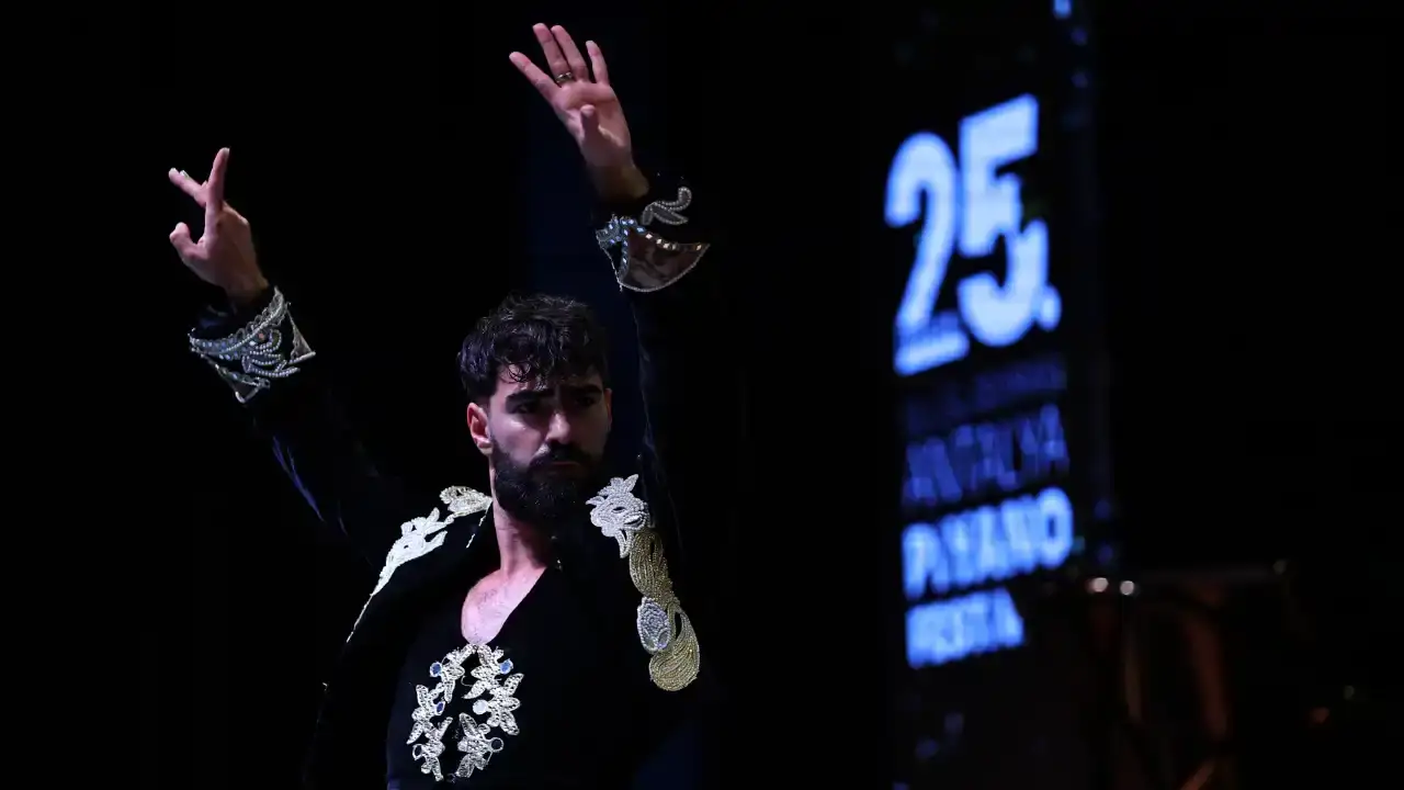 Mavi Siyah’tan Antalya’da Nefes Kesen Performans! 8